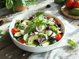 Vous allez adorer cette salade fraîche de courgettes à la feta (simple et ultra gourmande)