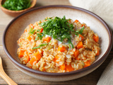 Vous cherchez une recette vegan simple et savoureuse ? Ce risotto aux lentilles corail est parfait