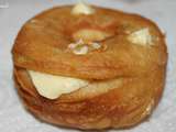 Cronut ( moitié croissant, moitié donut )