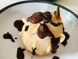 Poire pochée, chocolat et amande