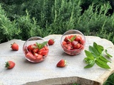 Salade de fraises, citron et menthe