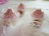 Cupcakes pépites de fraises et chantilly au sirop de chewing gum