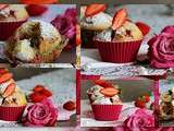 Délicieux muffins fraises et myrtilles sauvages du Canada