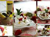 Sa Majesté: La pavlova au lemon curd, fraises, framboises, kiwis et chantilly au Limoncello