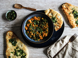 Dahl de lentilles corail et épinards
