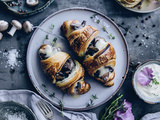 Mini croissants aux champignons et brie