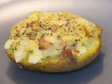 Pommes de terre farcies à la raclette et bacon