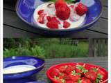 Crème anglaise 100% végétale accompagnée de fraises