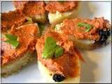 Pesto Rosso sur canapé de Polenta aux Olives