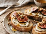 Bruschetta aux figues, chèvre et miel: l’irrésistible accord sucré-salé en 10 mn chrono