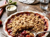 Crumble fraise rhubarbe : le secret d’un sablage ultra-croquant et d’un fruit fondant à souhait