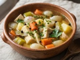 Pot au feu de légumes racines au poivre long: La recette réconfortante et originale