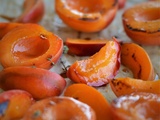Crostinis ricotta aux abricots rôtis au thym, balsamique