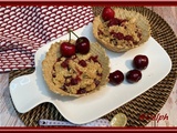 Compote de cerises et kiwis avec un topping de crumble