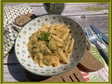 Penne aux courgettes et à la crème de feta