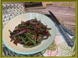 Poêlée de haricots verts et chips de bacon