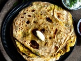 Aloo Paratha ou pain plat indien aux herbes et aux épices