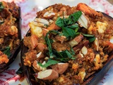 Aubergines farcies au quinoa, feta, raisins secs