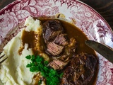 Joues de porc braisées au vin, purée de céleri