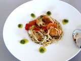 Spaghettis aux langoustines , tomates cerise et pesto
