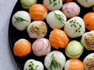 Sushi balls pour un apéritif dinatoire , un pique-nique , un plateau télé