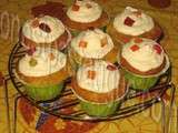 Muffins poire-chocolat aux fruits confits et glaçage cheesecake