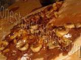 Pizza chocolat-amande-banane caramélisée sucre glace