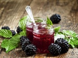 Confiture de mûres sauvages : le goût brut des haies en pot