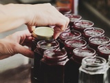 Stériliser la confiture : gestes simples, méthodes fiables et erreurs à éviter