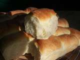 Dinner rolls (petits pains briochés)