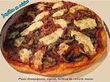 Pizza champignons, oignon, lardons de Canard, Mozza