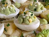Salade d’œufs durs à la mayonnaise d’avocat et pommes de terre