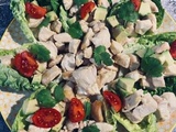 Wraps de sucrine farcies au poulet, avocat et tomates cerises : une recette fraîche et légère