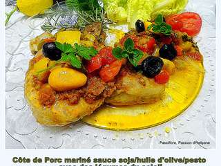 Côte de porc mariné à la sauce teriyaki + pesto rosso / huile d'olive avec des légumes du soleil