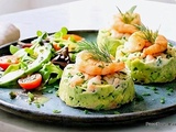 Facile de flans d'avocat aux crevettes,