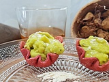 Mini coupelle à la betterave à la crème d'avocats/ ricotta + poudre de baobab