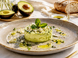 Mousse d’avocat à la menthe et feta,