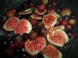 Pains dorés à la compotée de figues raisins,tomate, chèvre, terrine de canard