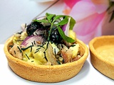 Quiche aux pommes de terre / hareng / oignons et spiruline