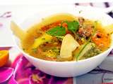 Soupe ramen au boeuf, légumes, sauce soja et gingembre