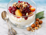 Verrine de yaourt crémeux, fruits fondants, cranberry & fruits secs