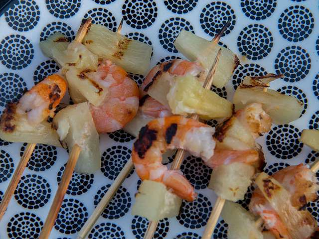 Brochette de crevettes et melon au piment d'Espelette