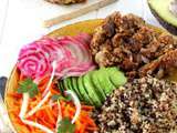 Buddha bowl et steak aux oignons vegan