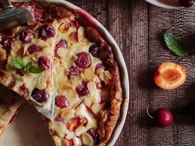 Recettes De Clafoutis Aux Abricots De Petit Bec Gourmand