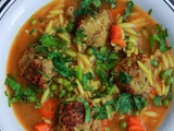 Soupe de risonis aux boulettes et petits légumes au curry