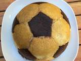 Gâteau ballon de foot, chocolat noir, blanc et vanille