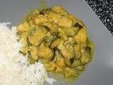 Curry de poulet aux courgettes et lait de coco