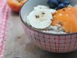 Porridge onctueux soja~avoine~sarrasin aux fruits de saison
