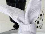 Pliage de serviette  lapin  pour vos tables de Pâques