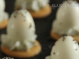 Oeufs de caille sur crackers & mousse de Bleu